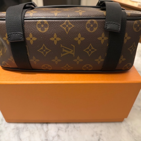 AUTHENTIC Louis Vuitton Trail Messenger Monogram Macassar M46972 MSRP $3,400 - Picture 8 of 8